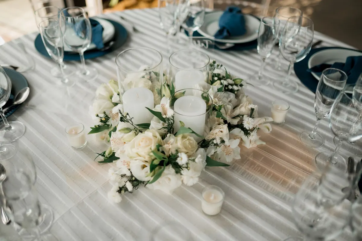 How to Save Money on Wedding Flowers Without Looking Cheap